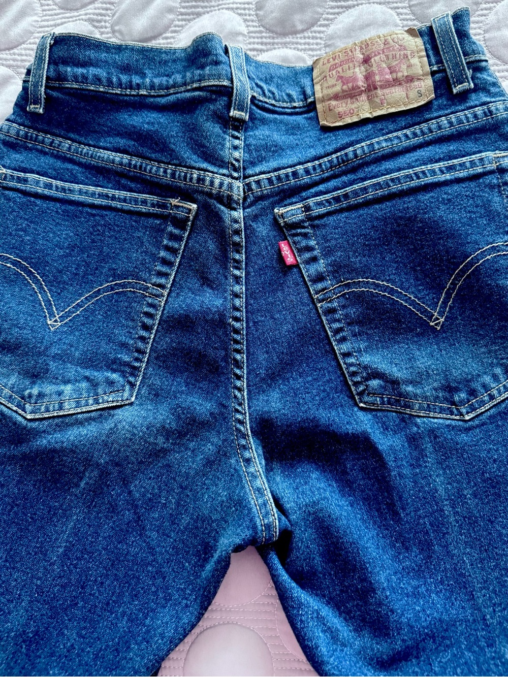 Levi's Women's Deep Blue High-Rise Denim Jeans 550 Relaxed fit Small, stretch